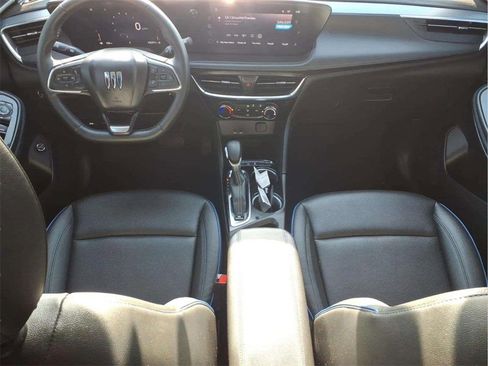 Used 2025 Buick Encore GX Sport Touring image 10