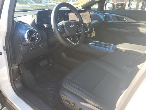 Used 2026 Chevrolet Equinox EV LT image 18