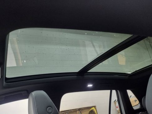 New 2026 Volkswagen Tiguan SEL R-Line image 24