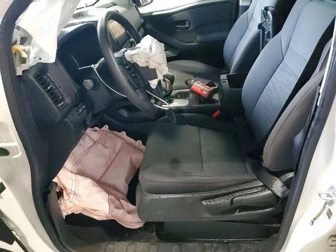 Used 2024 Nissan Frontier S w/ Technology Package RWD image 7