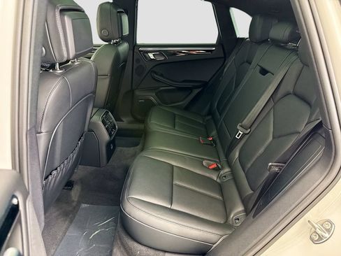 Used 2026 Porsche Macan AWD/4WD image 18