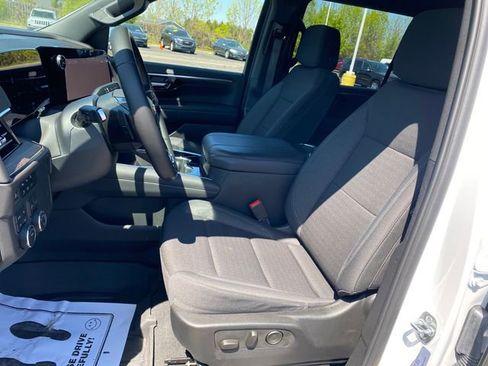 Certified 2025 Chevrolet Suburban LS AWD/4WD image 15