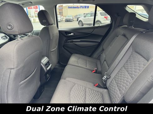 Used 2019 Chevrolet Equinox LT w/ Sun & Navigation Package image 5