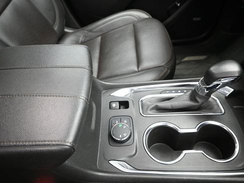 Used 2023 Chevrolet Traverse High Country image 27