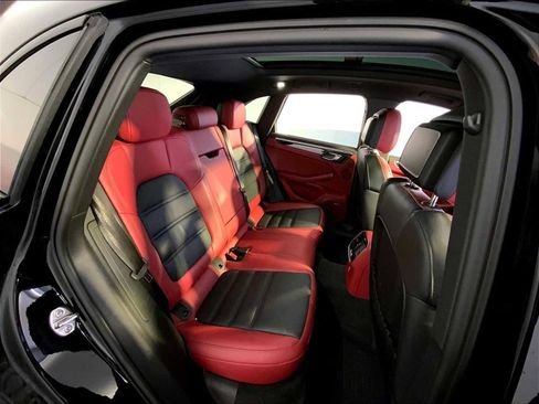 Certified 2023 Porsche Macan S AWD/4WD image 23