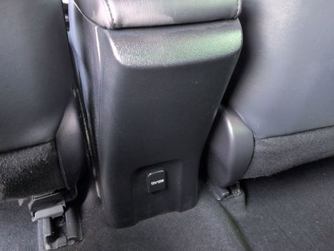 Used 2017 Toyota Prius Prime Advanced FWD image 31