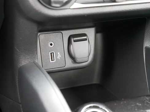 Used 2021 Nissan Versa SV image 30