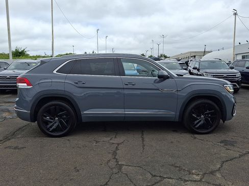 Used 2022 Volkswagen Atlas Cross Sport SEL R-Line w/ Cross Sport MDO Package AWD/4WD image 8