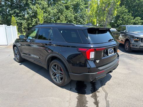 Used 2025 Ford Explorer ST-Line w/ Premium Package AWD/4WD image 8