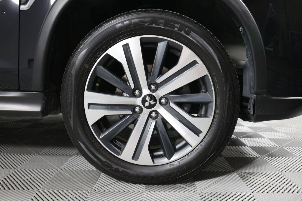 Used 2021 Mitsubishi Outlander Sport SE FWD image 6