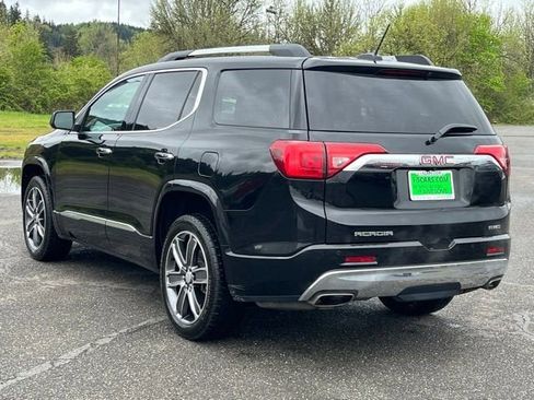 Used 2017 GMC Acadia Denali w/ Technology Package AWD/4WD image 8