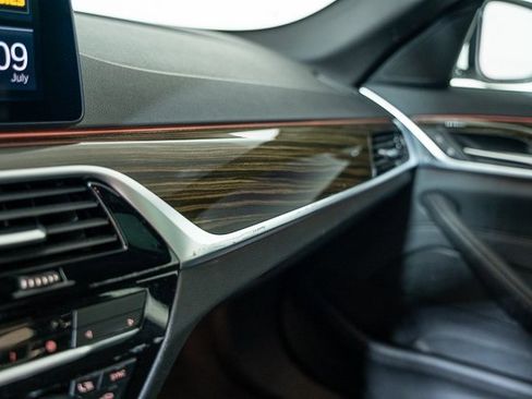 Used 2023 BMW 530i xDrive w/ Convenience Package image 23