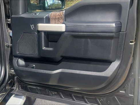 Used 2018 Ford F250 Lariat w/ Lariat Value Package image 26