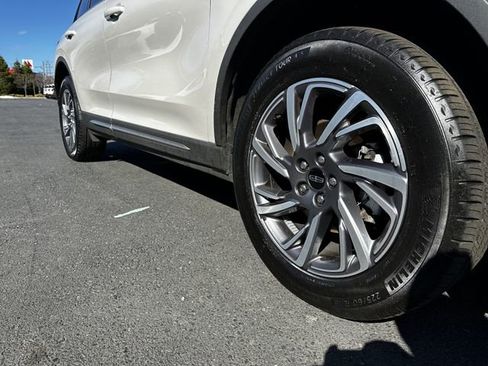 Certified 2024 Lincoln Corsair Premiere w/ Equipment Group 101A image 11