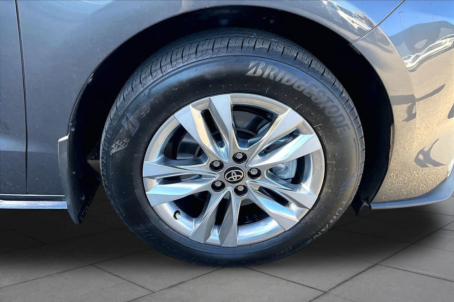 Certified 2025 Toyota Sienna Limited AWD/4WD image 11