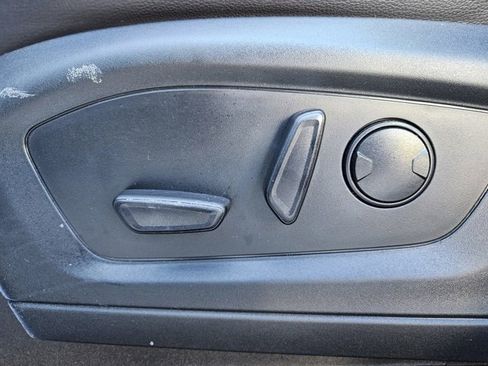 Used 2023 Ford Explorer Limited image 13