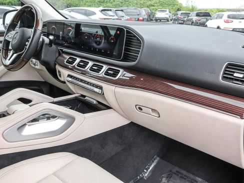 Used 2022 Mercedes-Benz GLE 350 4MATIC w/ AMG Line Exterior image 37
