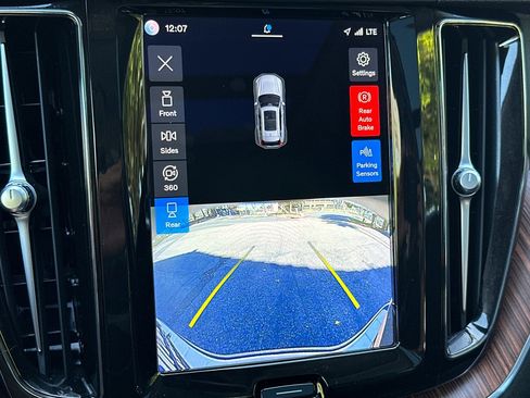 Certified 2023 Volvo XC60 T8 Plus w/ Protection Package Premier image 23