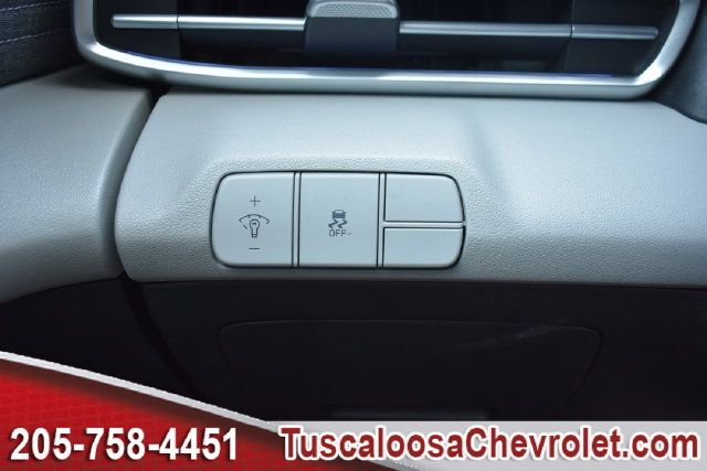 Used 2025 Hyundai Elantra Limited FWD image 42