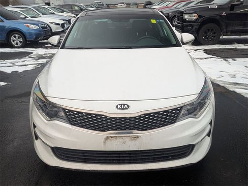 Used 2018 Kia Optima EX w/ Premium Package image 6