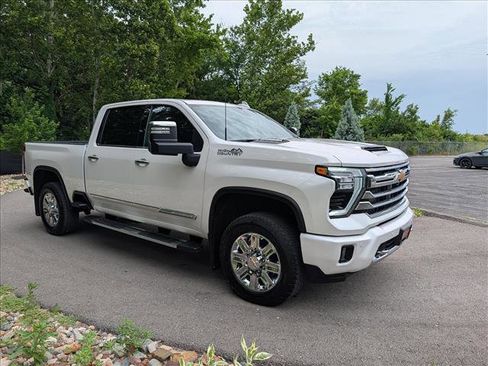Used 2024 Chevrolet Silverado 2500 High Country w/ High Country Premium Package AWD/4WD image 7
