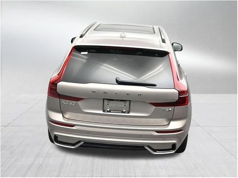 New 2026 Volvo XC60 T8 Plus w/ Protection Package Premier AWD/4WD image 16