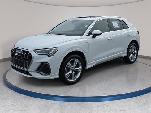 Used 2024 Audi Q3 2.0T Premium Plus w/ Premium Plus Package AWD/4WD image 1