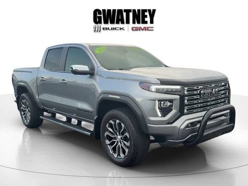 Used 2025 GMC Canyon Denali AWD/4WD image 3