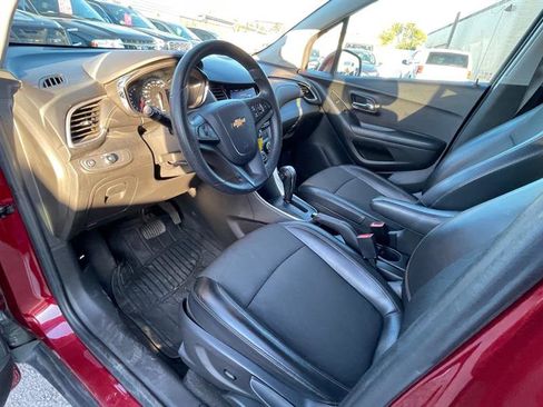 Used 2021 Chevrolet Trax LT image 10