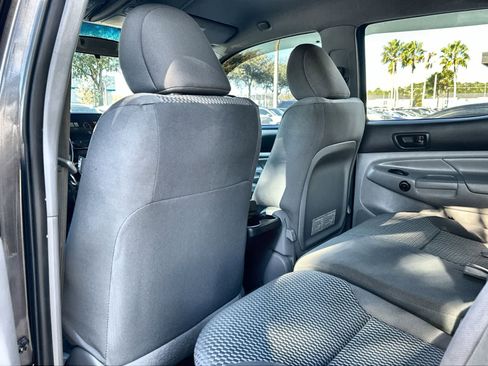 Used 2015 Toyota Tacoma PreRunner image 12