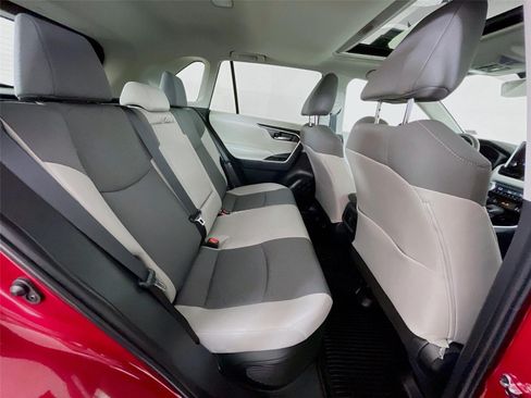 Used 2025 Toyota RAV4 XLE w/ Convenience Package AWD/4WD image 28
