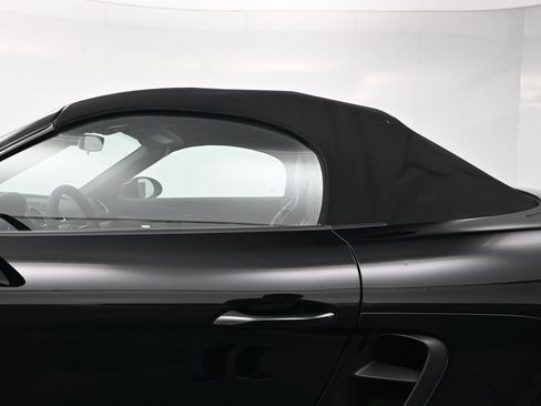 Certified 2018 Porsche 718 Boxster GTS RWD image 40