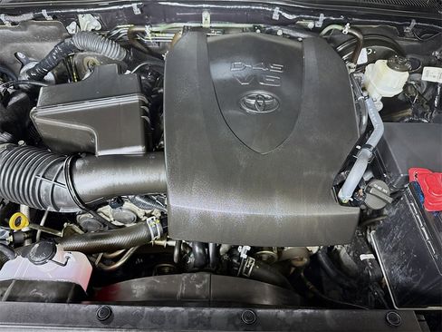 Certified 2020 Toyota Tacoma TRD Sport image 32