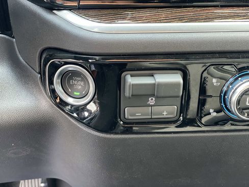 New 2026 GMC Sierra 1500 SLE w/ Preferred Package RWD image 17