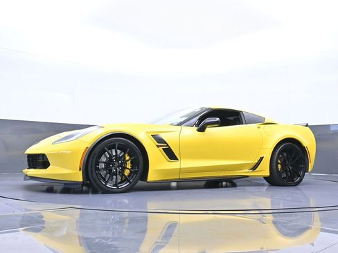 Used 2019 Chevrolet Corvette Grand Sport w/ Carbon Flash Badge Package image 44