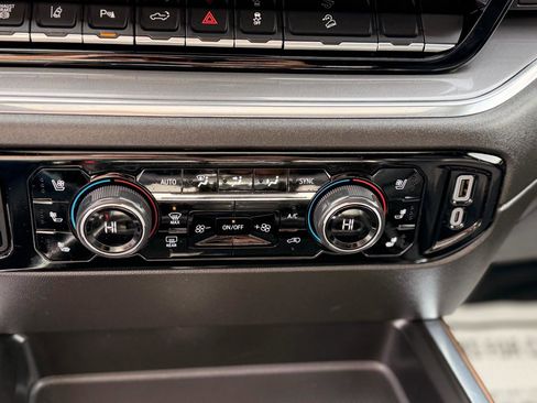 Used 2024 Chevrolet Silverado 2500 High Country w/ High Country Premium Package image 30