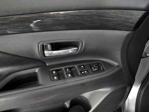 Used 2017 Mitsubishi Outlander SE AWD/4WD image 27