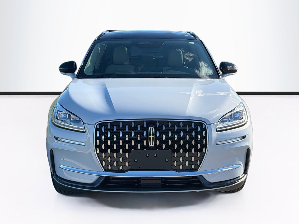 Used 2026 Lincoln Corsair Reserve AWD/4WD image 2