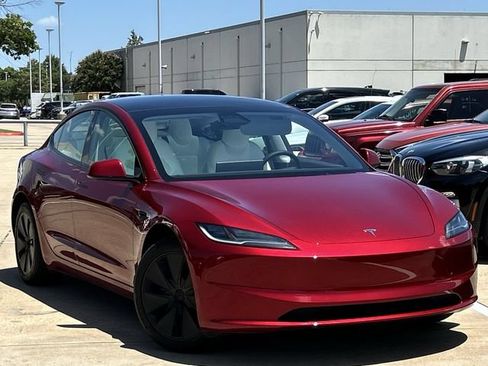 Used 2025 Tesla Model 3 Long Range RWD image 2