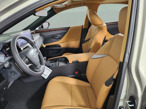 New 2025 Lexus ES 350 w/ Premium Package image 16
