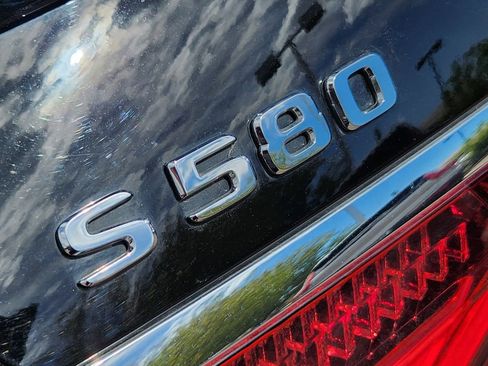 Certified 2023 Mercedes-Benz S 580 4MATIC Sedan image 11