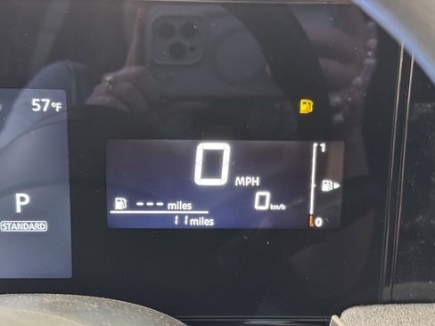 Certified 2025 Nissan Kicks SV image 26