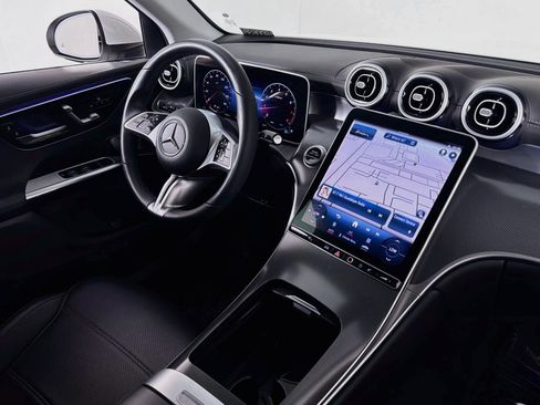 Certified 2024 Mercedes-Benz GLC 300 image 17