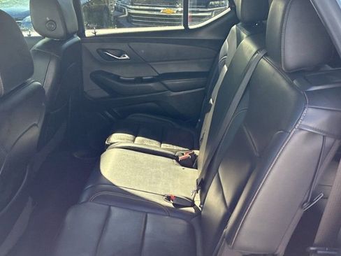 Used 2021 Chevrolet Traverse LT w/ LT Premium Package AWD/4WD image 8
