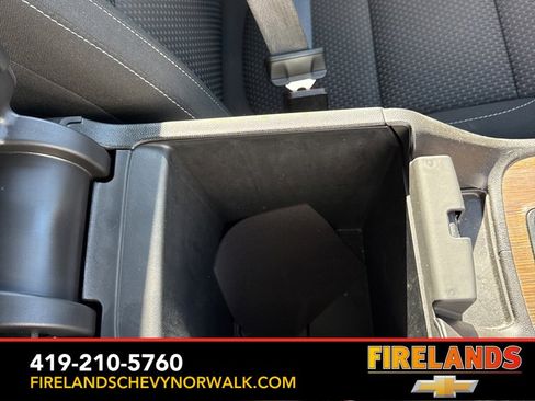 Used 2023 GMC Acadia SLE w/ Driver Convenience Package image 9