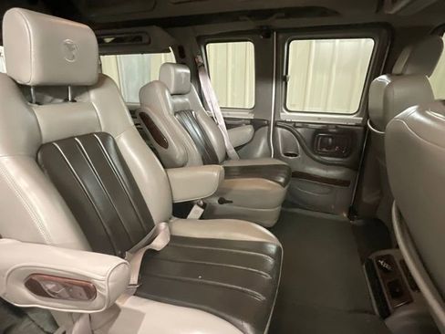 Used 2014 GMC Savana 1500 RWD image 16