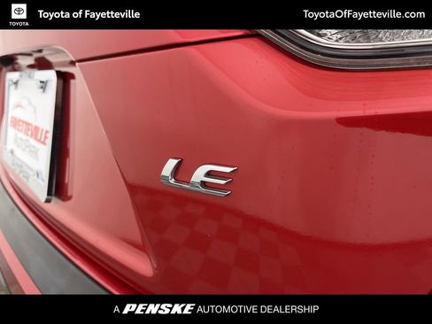 Used 2020 Toyota Corolla LE image 4