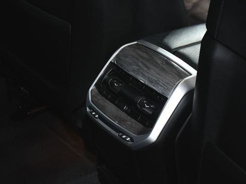 Used 2025 BMW 740i RWD image 85