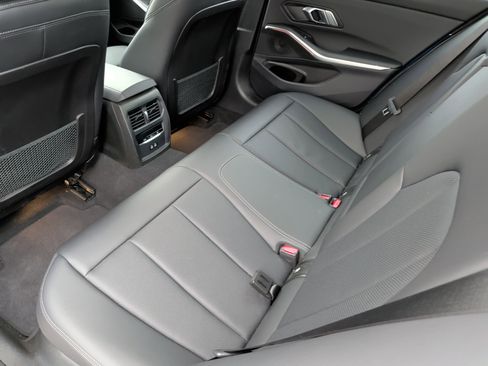 Used 2022 BMW 330i Sedan w/ Driving Assistance Package image 32