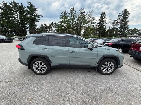 Used 2022 Toyota RAV4 XLE Premium AWD/4WD image 3